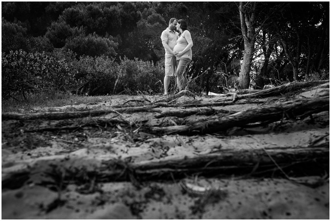 mosselbay-forest-studio-maternity-shoot-roelof-and-louise-exspecting-15
